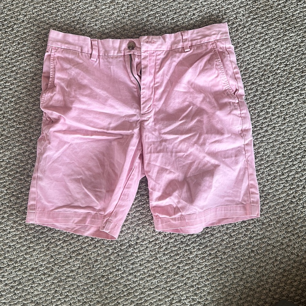 Vineyard vines shorts. Size 32
